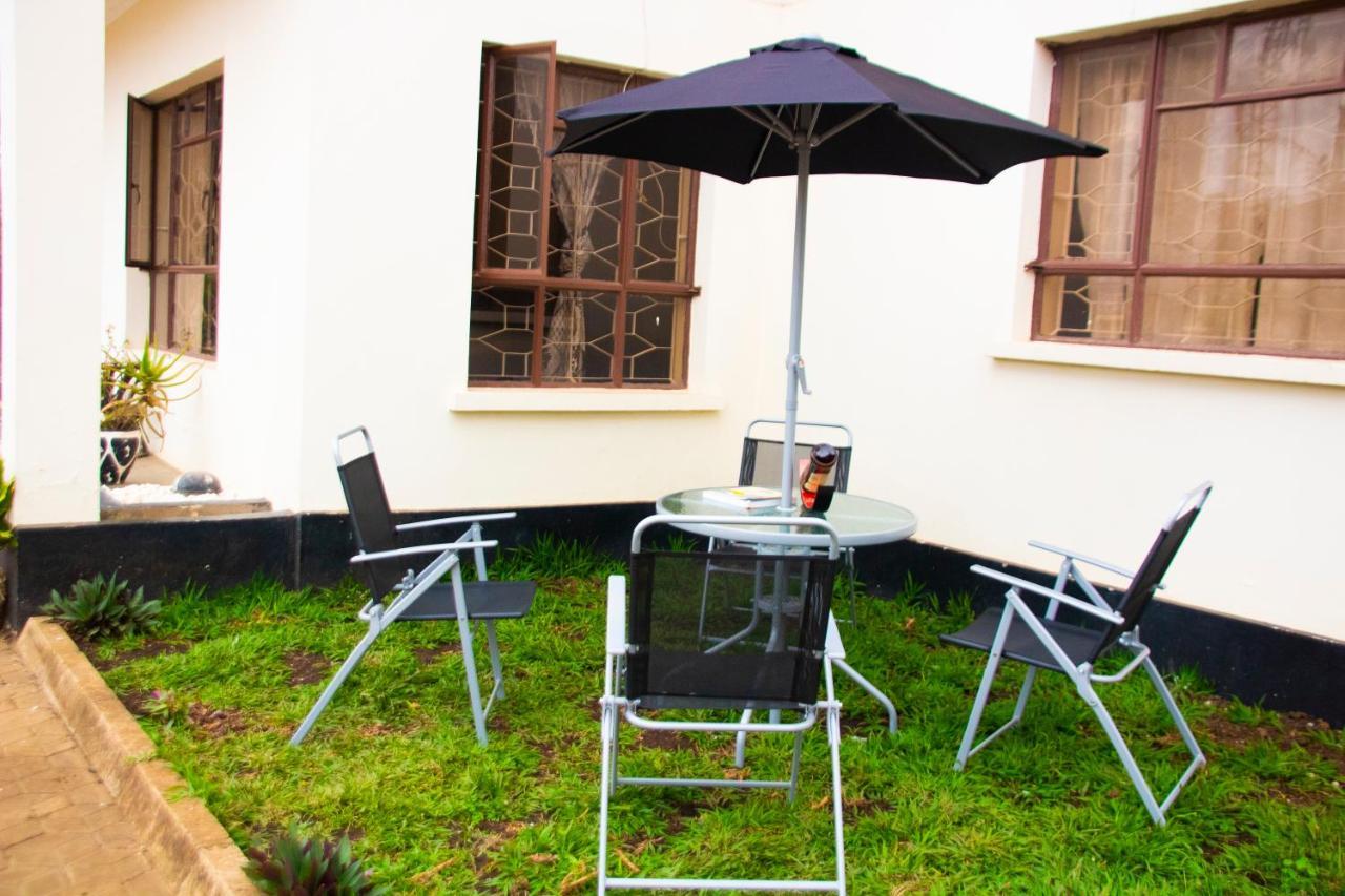 Bed and Breakfast Wakawaka House à Arusha Extérieur photo